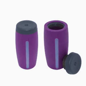 Deux distributeurs violets avec leurs couvercles gris